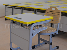 Столы одноместные с регулировкой наклона столешницы желтого цвета